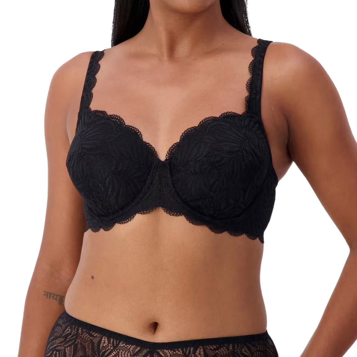 Triumph Essential Lace Balconette Bra